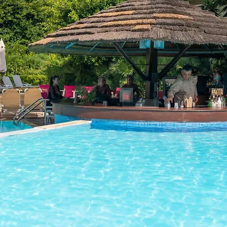 Dionysos Hotell 4*