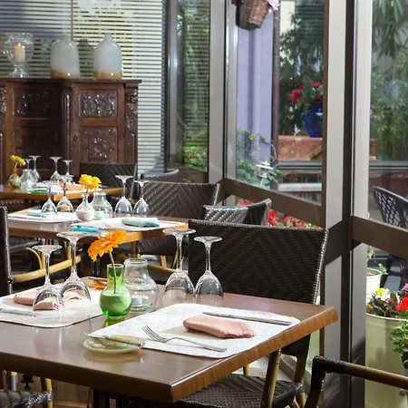 Hotell Dionysos 4*